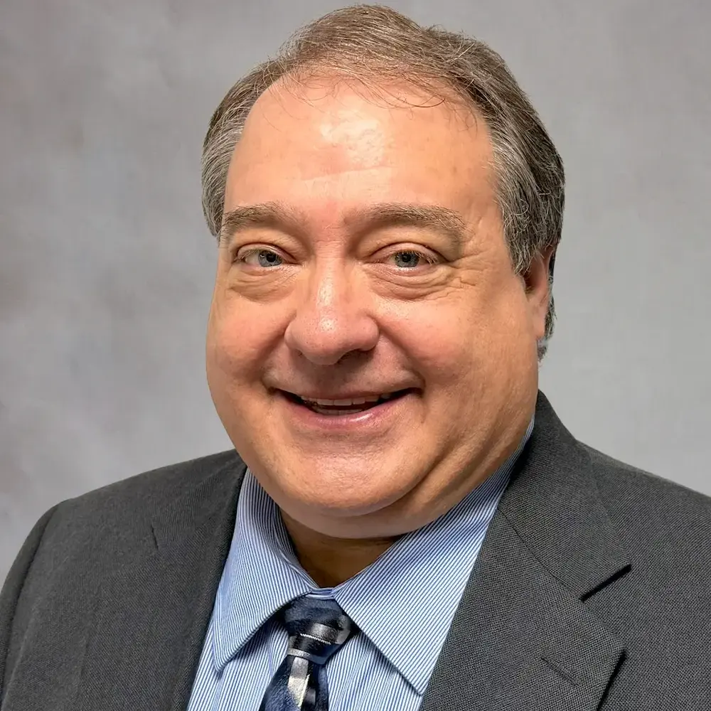 Final Headshot Scot-square-1931x2560